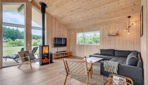 Four-Bedroom Holiday Home