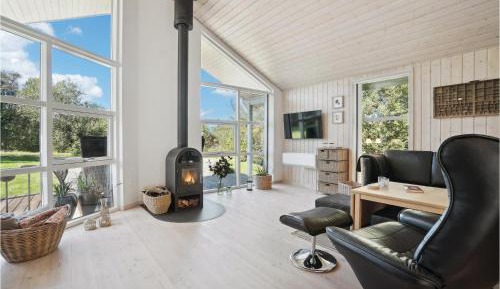 Three-Bedroom Holiday Home 