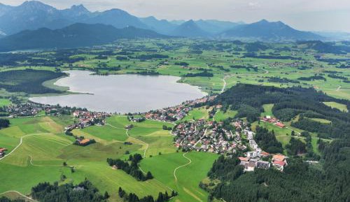 Apartment with Lake View