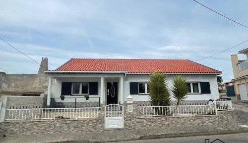 Three-Bedroom Holiday Home 