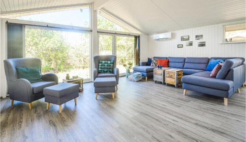 Three-Bedroom Holiday Home 