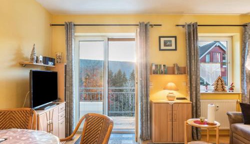 Superior One-Bedroom Apartment with Balcony