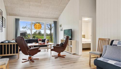 Three-Bedroom Holiday Home 