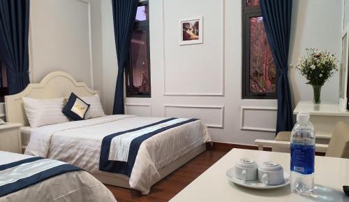 Queen Room with Pool View