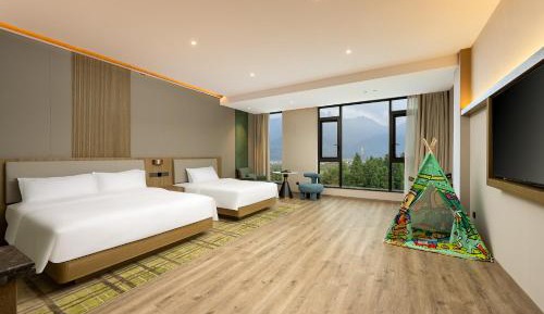King Suite with Mountain View - Kids Theme