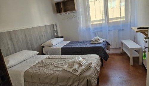 Standard Twin Room with Shared Bathroom