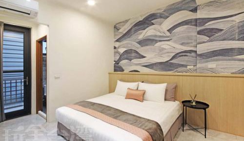 Queen Room with Balcony