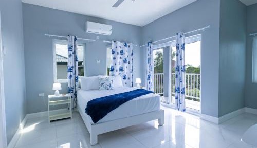 Queen Room with Pool View