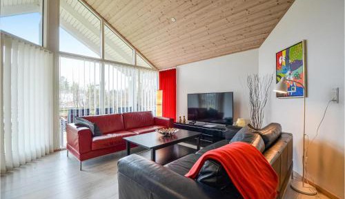 Four-Bedroom Holiday Home