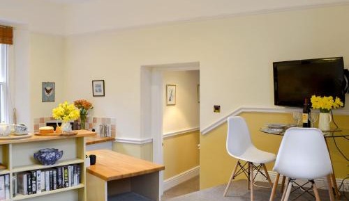 One-Bedroom Holiday Home