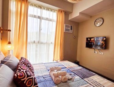 One-Bedroom Apartment with Balcony and Sea View