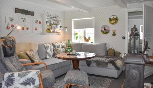 One-Bedroom Holiday Home