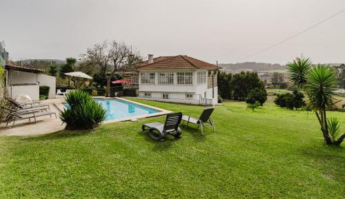 Villa with Garden View