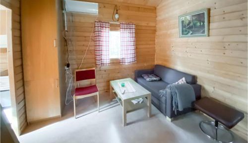 One-Bedroom Holiday Home