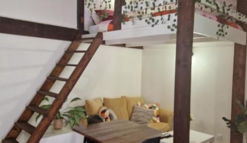 Studio - Split Level