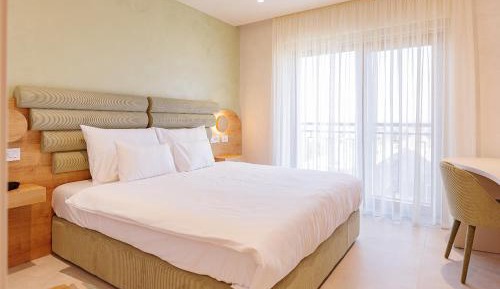 One-Bedroom Deluxe Apartment