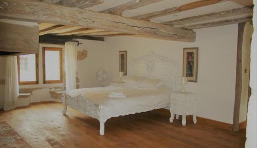 Deluxe Double Room with Shower