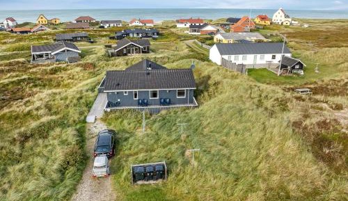Eight-Bedroom Holiday Home