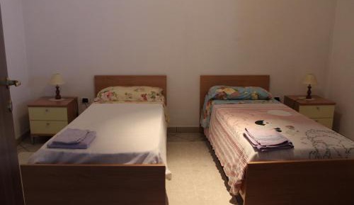 Single Room with Shared Bathroom