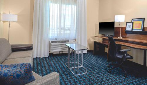 King Suite with Sofa Bed - Hearing Accessible