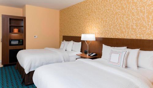 Queen Room with Two Queen Beds and Adapted Tub - Mobility Accessible