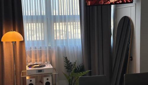 One-Bedroom Apartment with City View