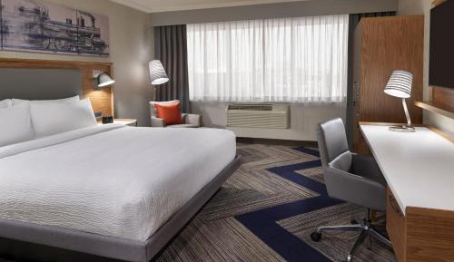 Guest room, 1 King, City view