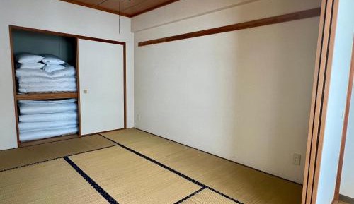 One-Bedroom Apartment with View