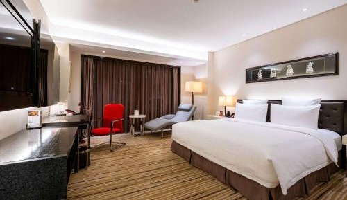 Deluxe King Room