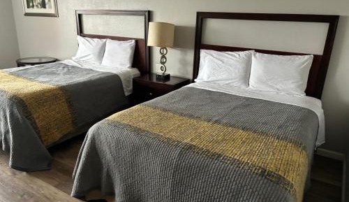 Deluxe Double Room (2 Adults + 1 Child)