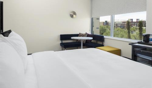 Guest Room, 1 King