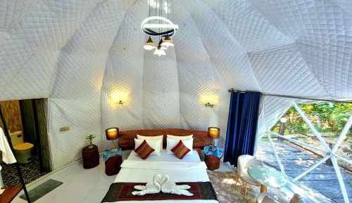 Deluxe Double Room with Balcony