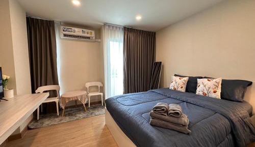 Studio Apartment with Balcony