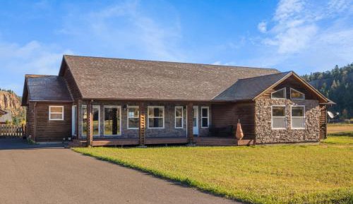 Three-Bedroom Vacation Home 