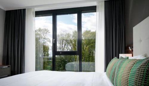 Standard Double Room with King Size Bed with Park View