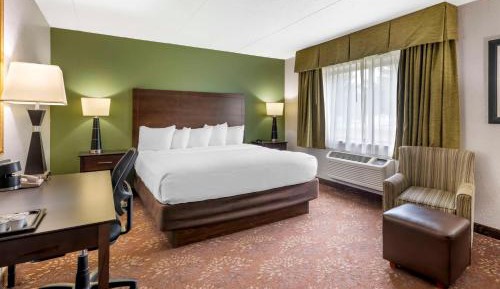 King Room with Bath Tub - Disability Access
