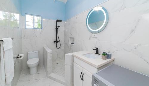 One-Bedroom Apartment with Balcony and Mountain View  