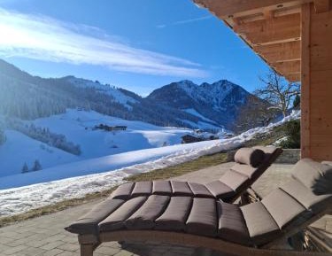 Deluxe Two-Bedroom Apartment with Garden View