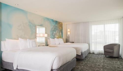 Queen Room with Two Queen Beds - Hearing Accessible