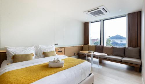 Junior Suite with Bathtub 