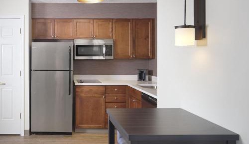 One-Bedroom Queen Suite