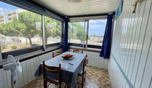 One-Bedroom Apartment with View