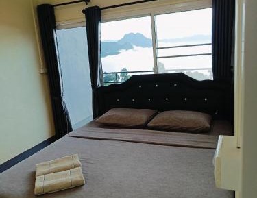 Queen Room with Garden View