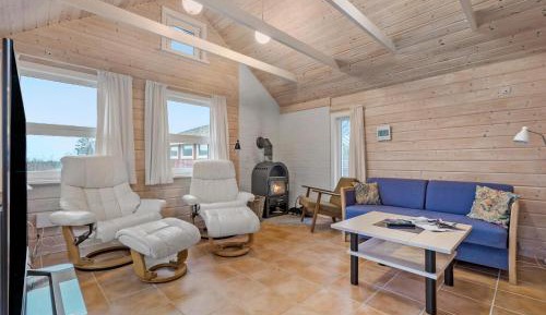 Three-Bedroom Vacation Home 