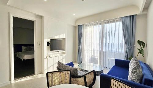 One-Bedroom Apartment with Balcony and Sea View