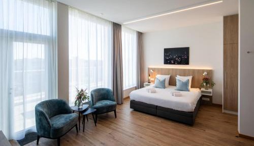 Deluxe Double Room with Shower