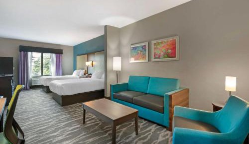 Queen Suite with Two Queen Beds - Non-Smoking