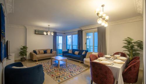 Three-Bedroom Apartment - Corner Sea View 