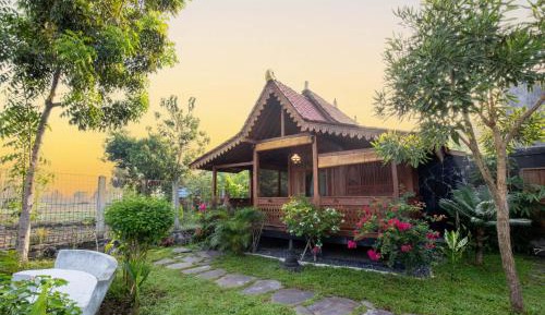 Deluxe Bungalow with Garden View
