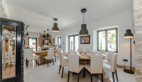 Nine-Bedroom Holiday Home
